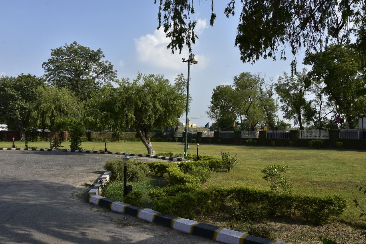 Modipur Hotel Rāmpur Exterior foto